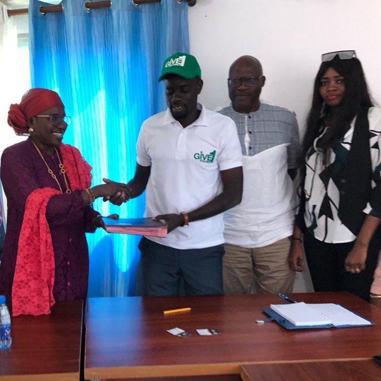 Signature protocole d'accord entre la Fondation Give 1 Project Dakar et la Fondation Pathfinder